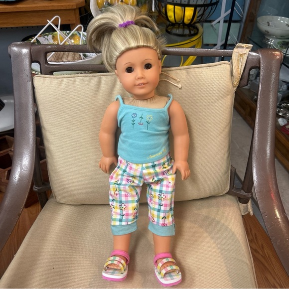 American Girl Doll Blonde w/ Brown Eyes & Picnic Time Outfit - Picture 1 of 5